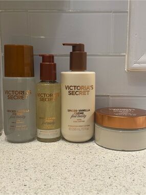 Victoria’s Secret Spiced Vanilla Crème Set